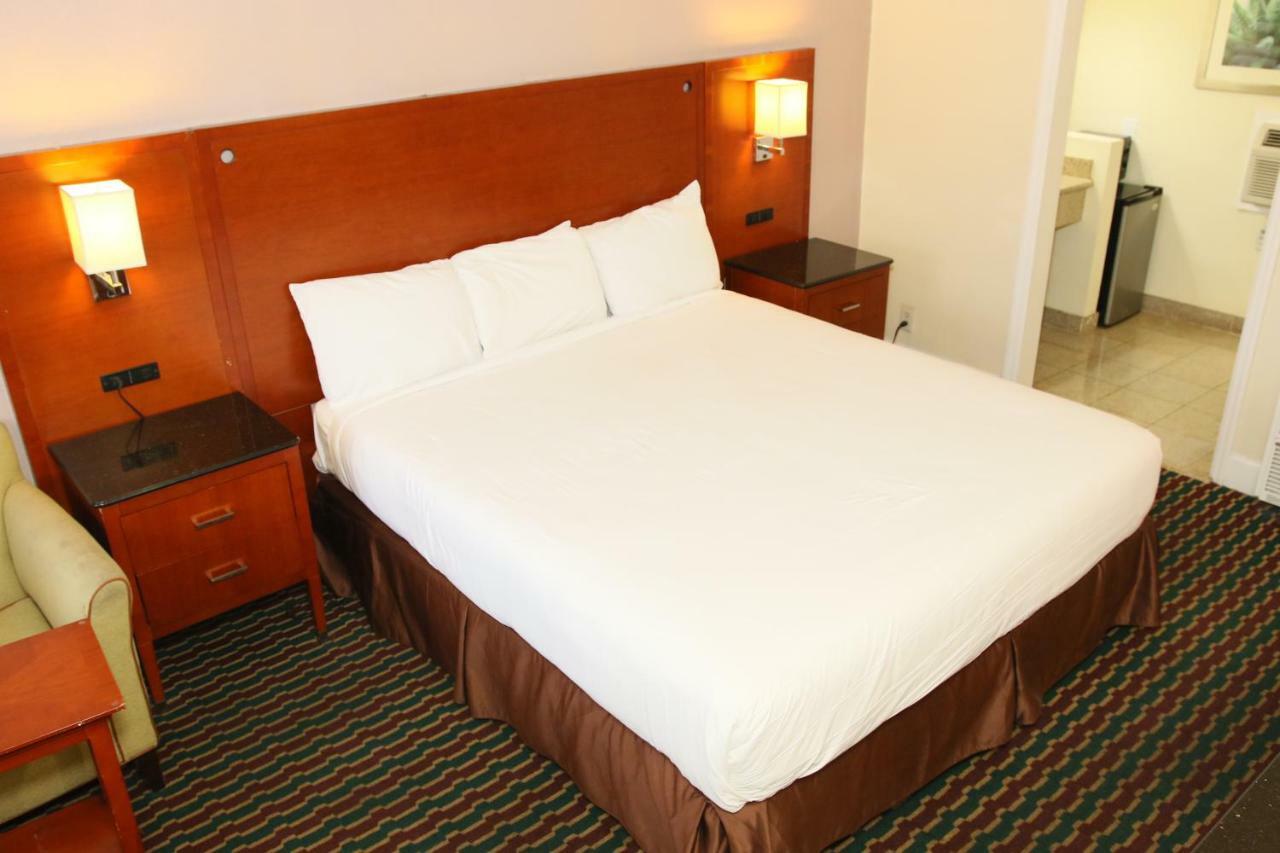 Town And Country Inn Santa Maria  Zewnętrze zdjęcie